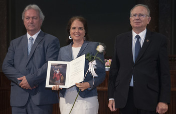 Dr. Enikő Kubinyi received her DSc from the Hungarian Academy of Sciences